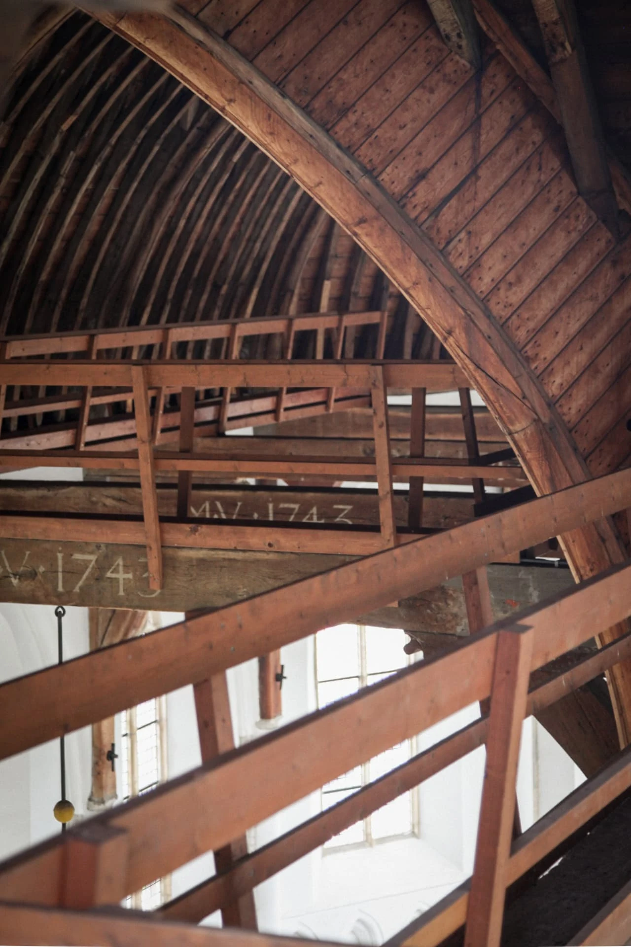 Het lichte en monumentale interieur van De Nicolaas